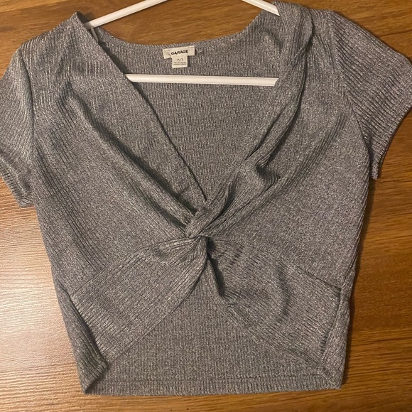 Garage front cross crop tops. - Picture 1 of 1